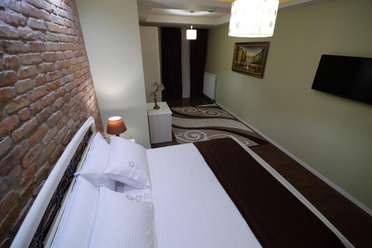 Casta Diva Hotel Korce Extérieur photo