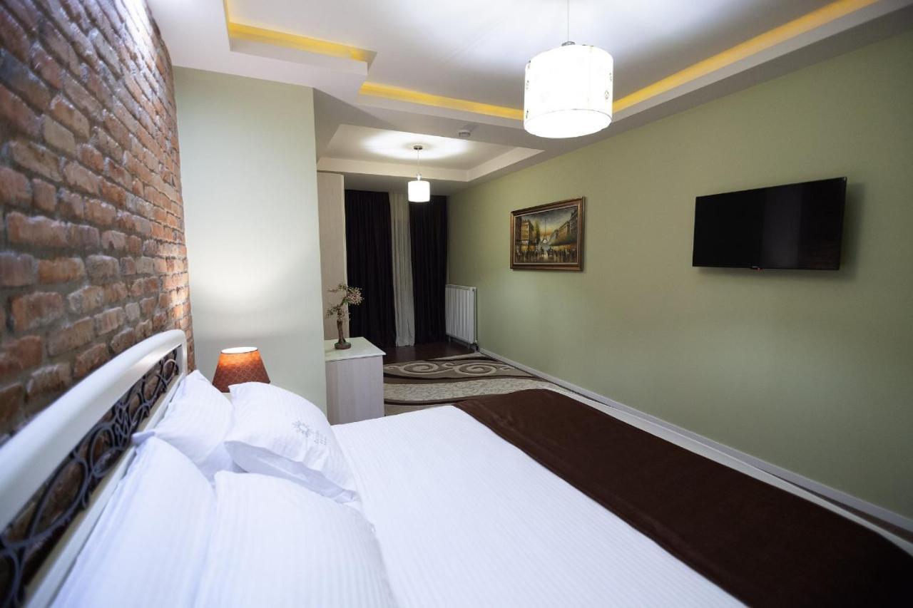 Casta Diva Hotel Korce Extérieur photo