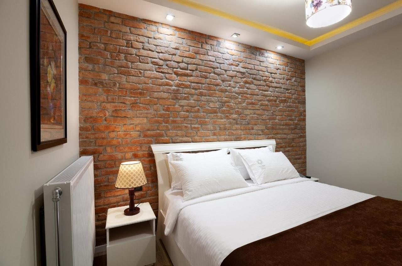 Casta Diva Hotel Korce Extérieur photo