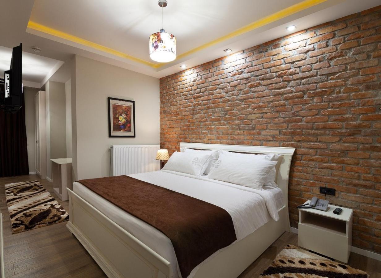 Casta Diva Hotel Korce Extérieur photo