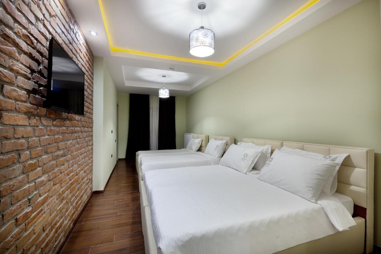 Casta Diva Hotel Korce Extérieur photo