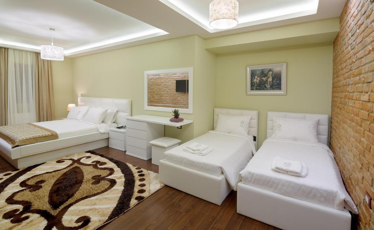 Casta Diva Hotel Korce Extérieur photo