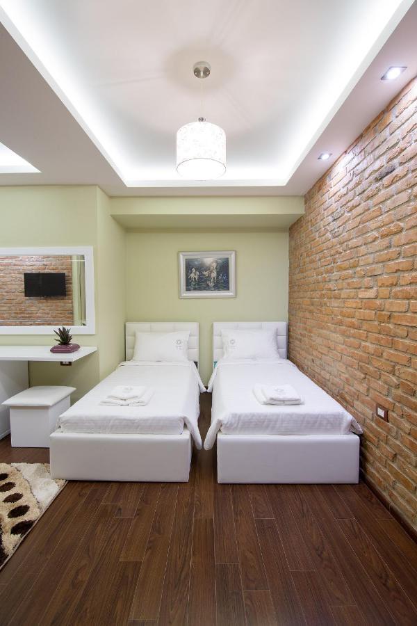 Casta Diva Hotel Korce Extérieur photo