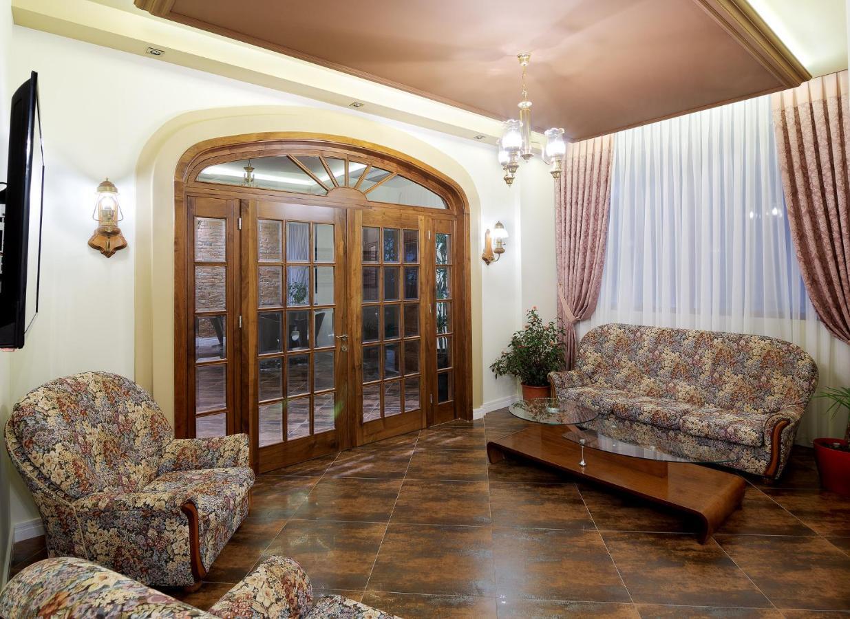 Casta Diva Hotel Korce Extérieur photo