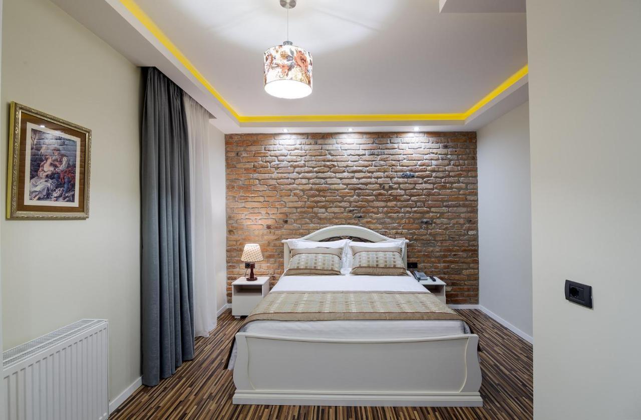 Casta Diva Hotel Korce Extérieur photo