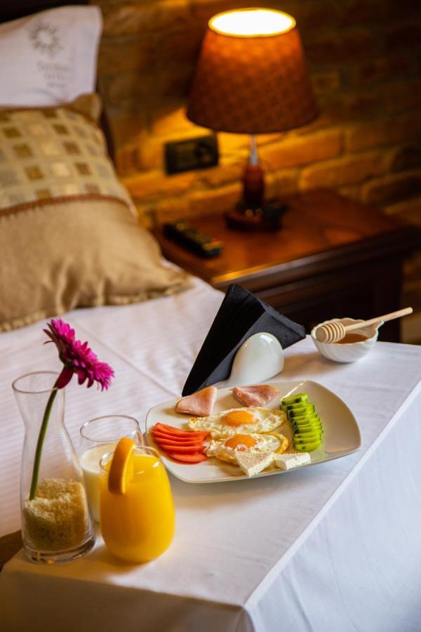 Casta Diva Hotel Korce Extérieur photo
