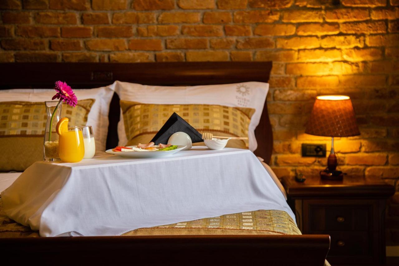 Casta Diva Hotel Korce Extérieur photo